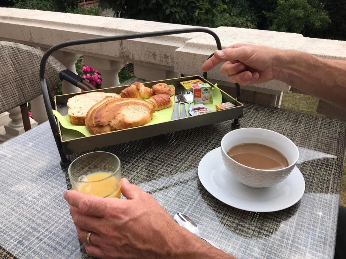 A La Villa Perroy Les Chambres Sont Spacieuses Et Les Petit-Dejeuners Offerts Dunkirk Eksteriør bilde