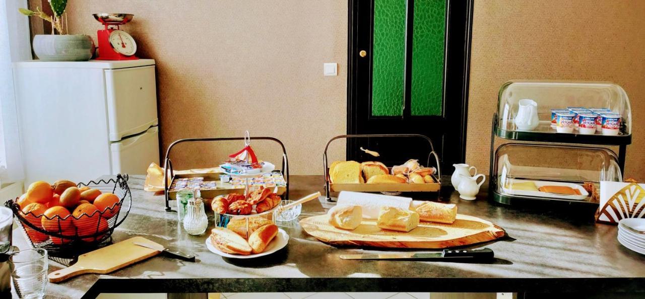 A La Villa Perroy Les Chambres Sont Spacieuses Et Les Petit-Dejeuners Offerts Dunkirk Eksteriør bilde